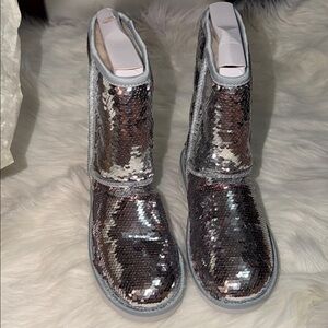 UGG Silver Sequin Women's Boots size 7 New!